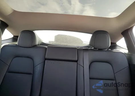 2025 Tesla Model Y from USA, damaged, VIN 7SAYGDEE7SF286737